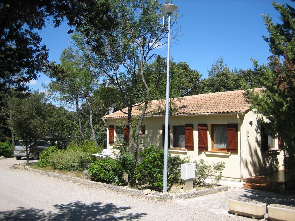 Bungalow Claret Vacquières Exteriör bild