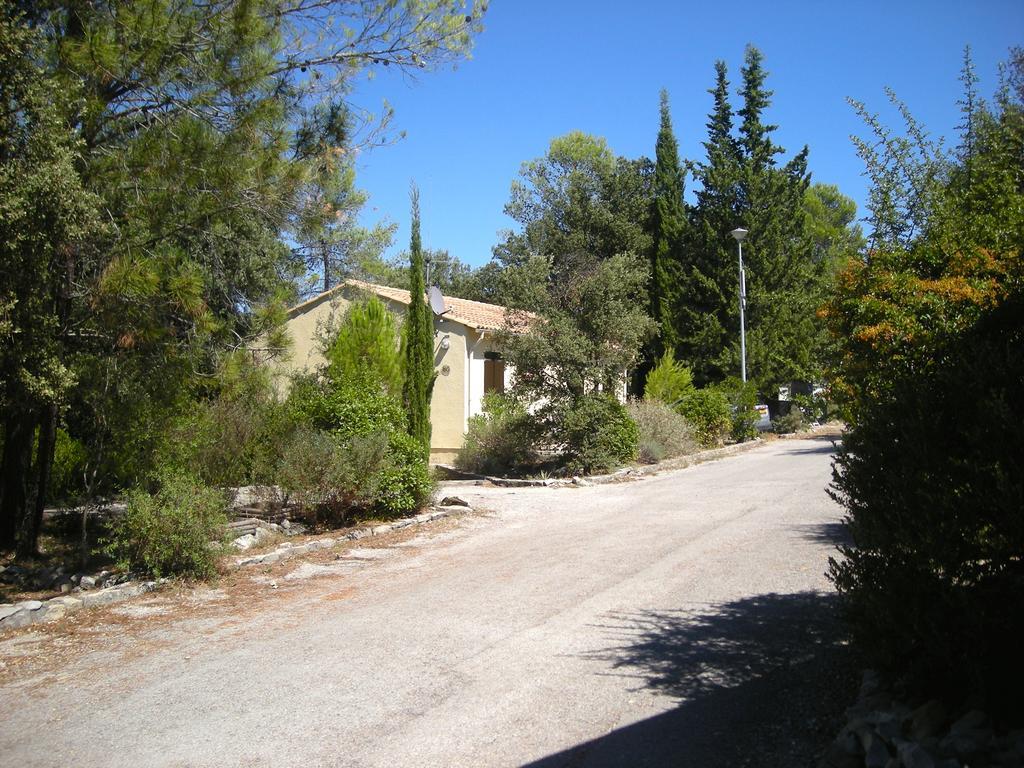 Bungalow Claret Vacquières Exteriör bild